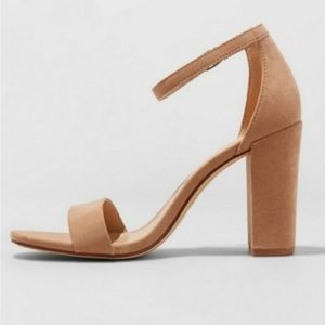 NWT Target Taupe Suede Ema Heels 6W